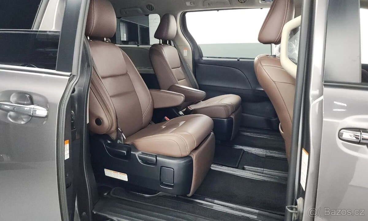 2018 Toyota SIENNA - 12
