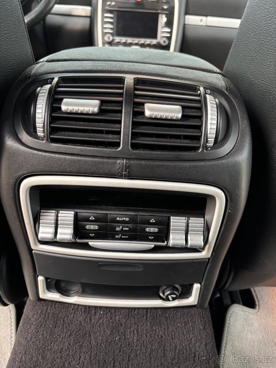 2008 Porsche CAYENNE - 12