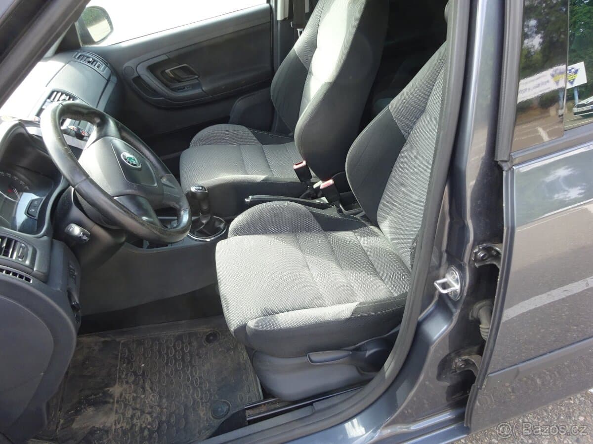2011 Škoda FABIA - 12
