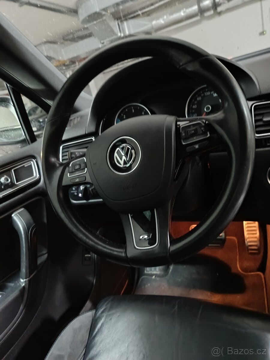 2016 Volkswagen TOUAREG - 12