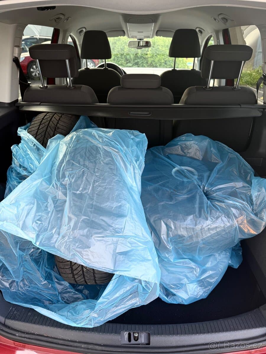 2012 Volkswagen TOURAN - 12