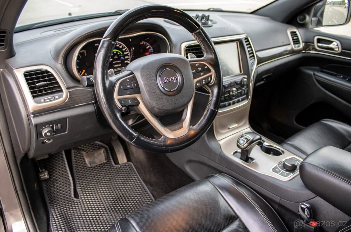 2015 Jeep CHEROKEE - 12