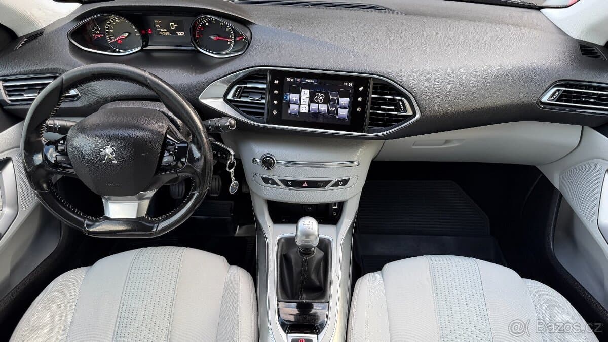 2016 Peugeot 308 - 12