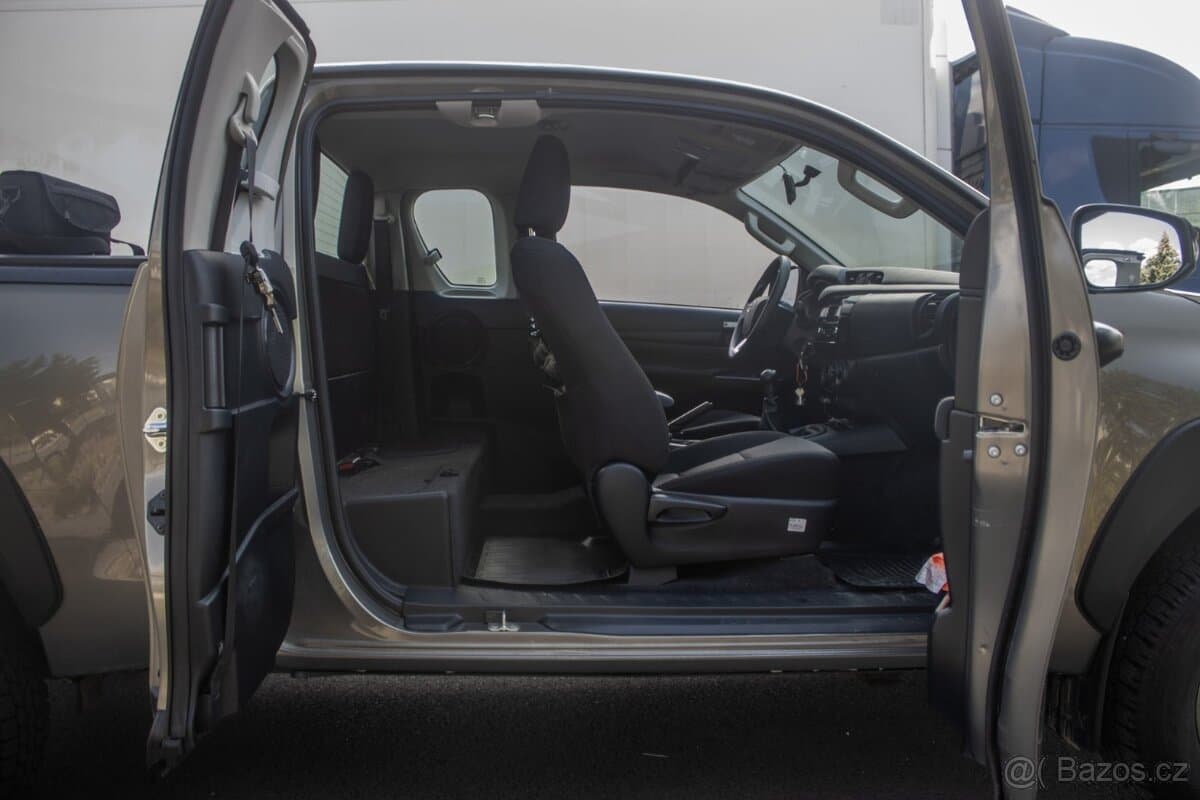 2021 Toyota HILUX - 12