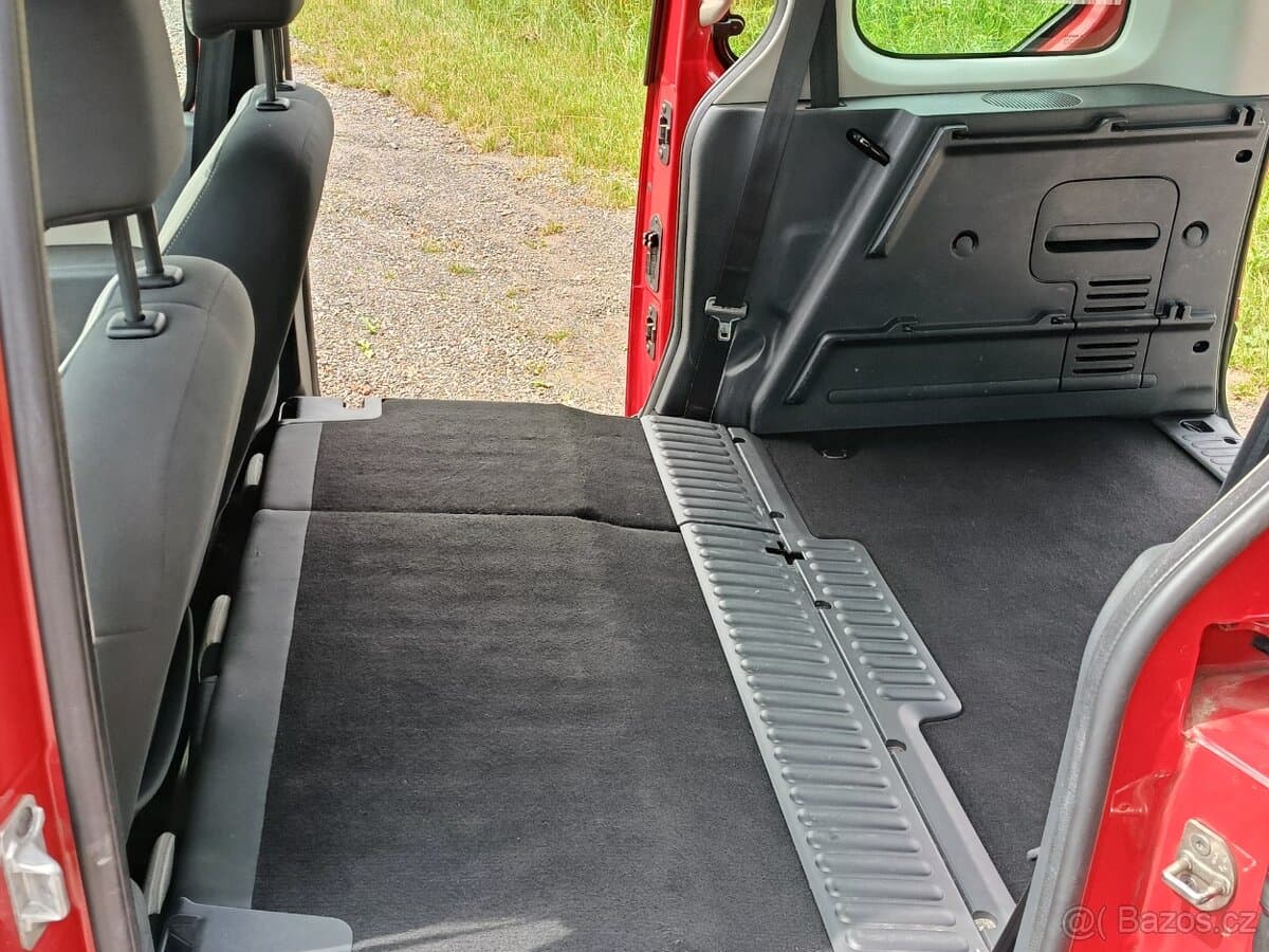 2011 Renault KANGOO - 12