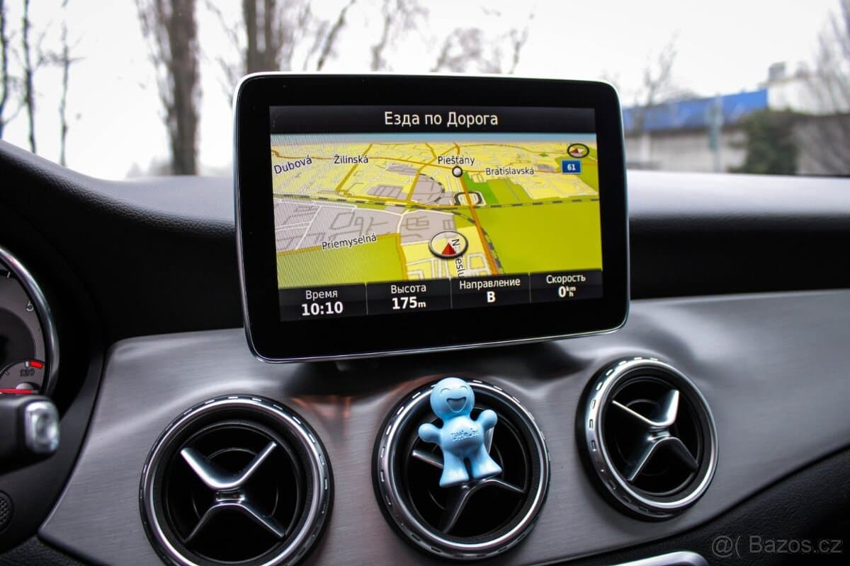 2016 Mercedes-Benz GLA - 12