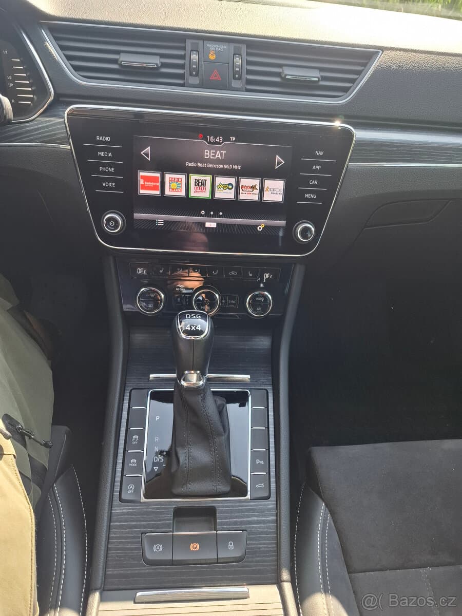 2020 Škoda SUPERB - 12