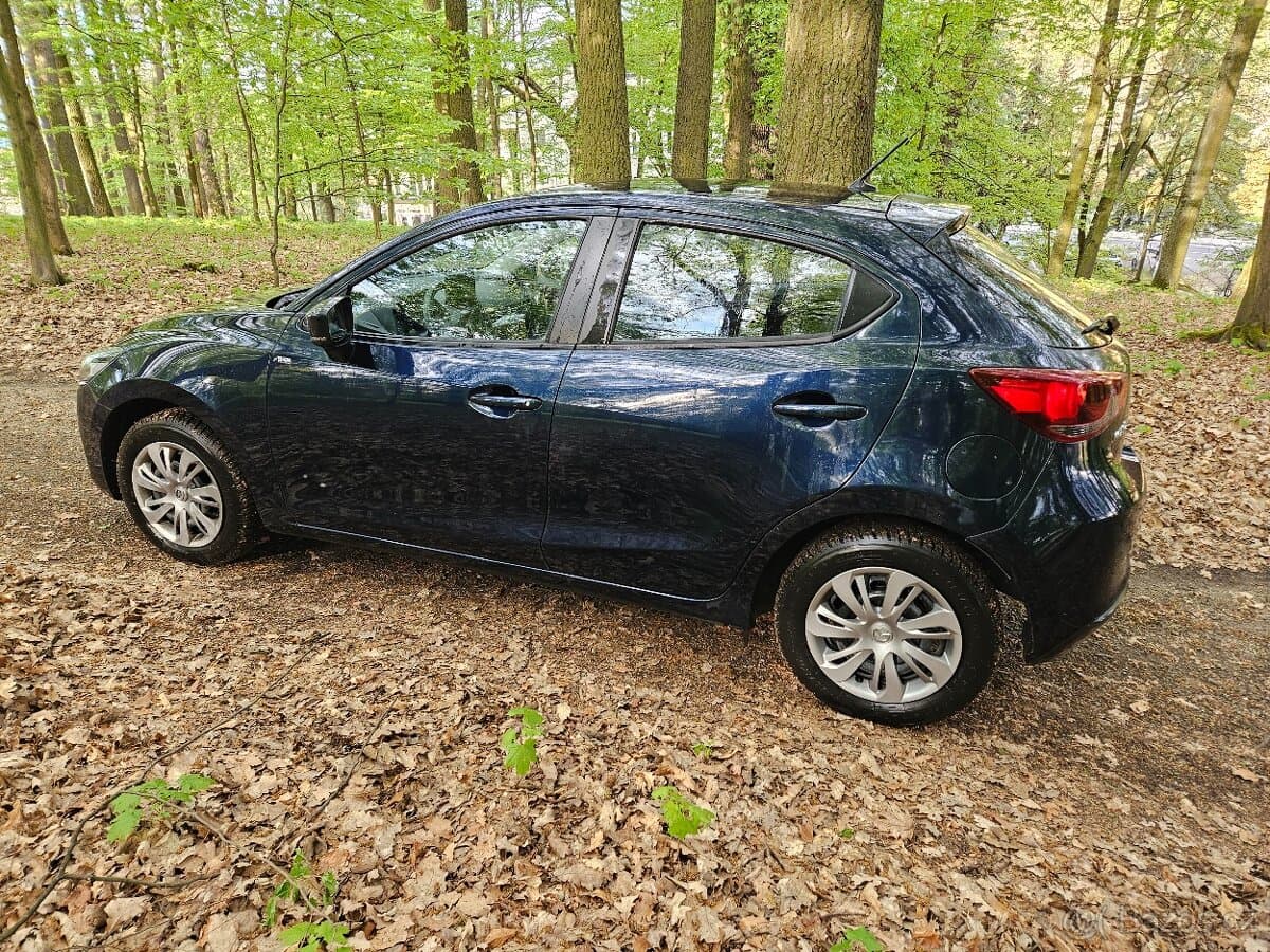 2022 Mazda 2 - 12