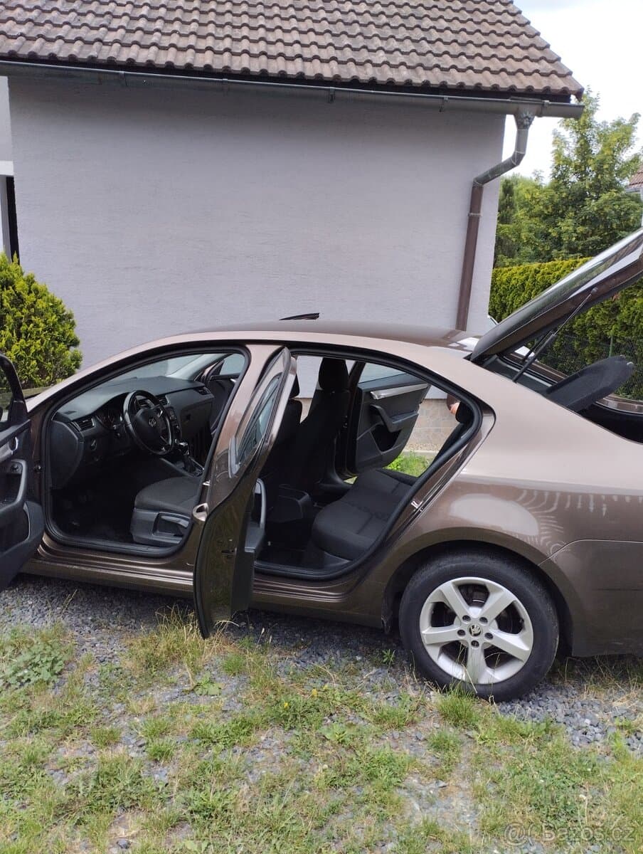 Škoda OCTAVIA - 12