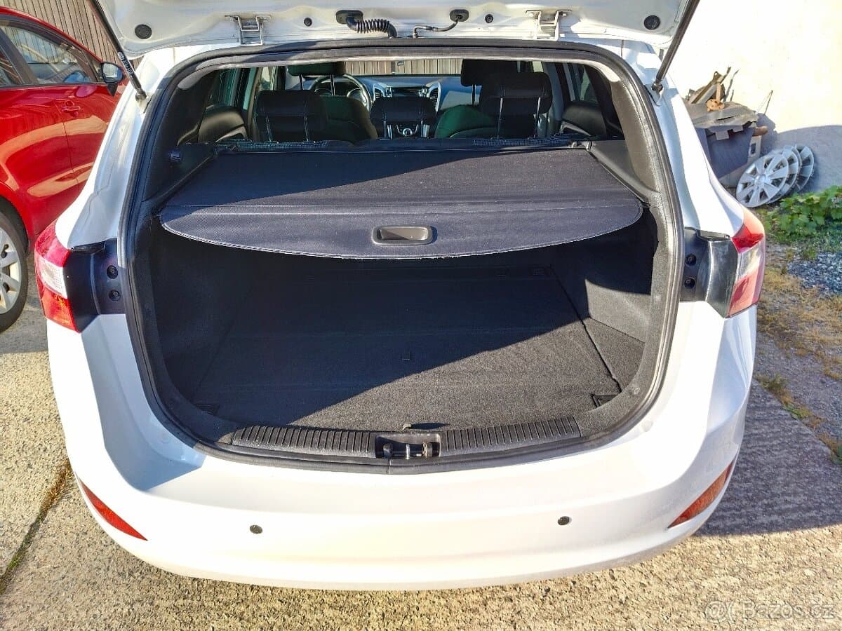 2012 Hyundai i30 - 12