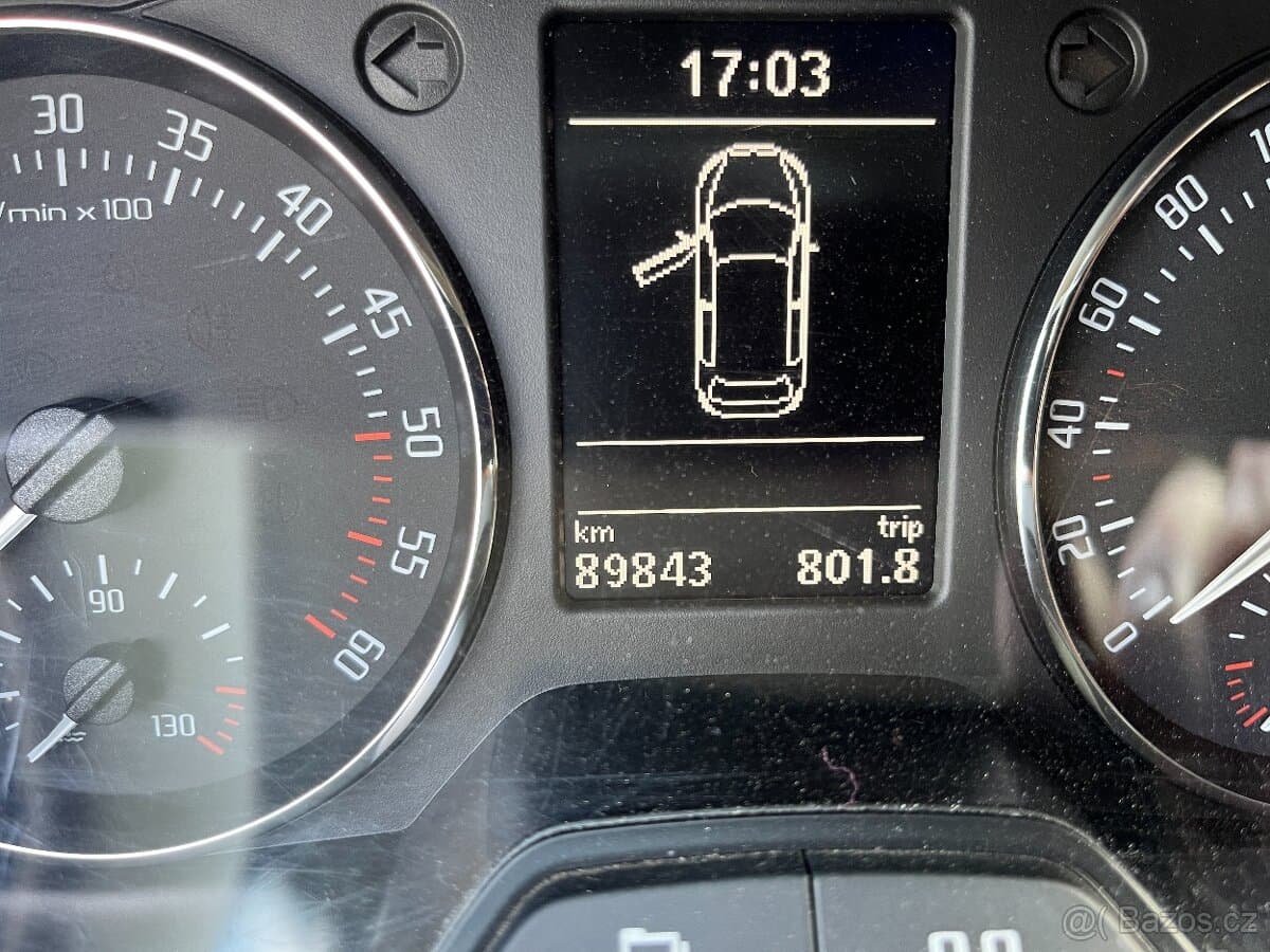 2012 Volkswagen POLO - 12