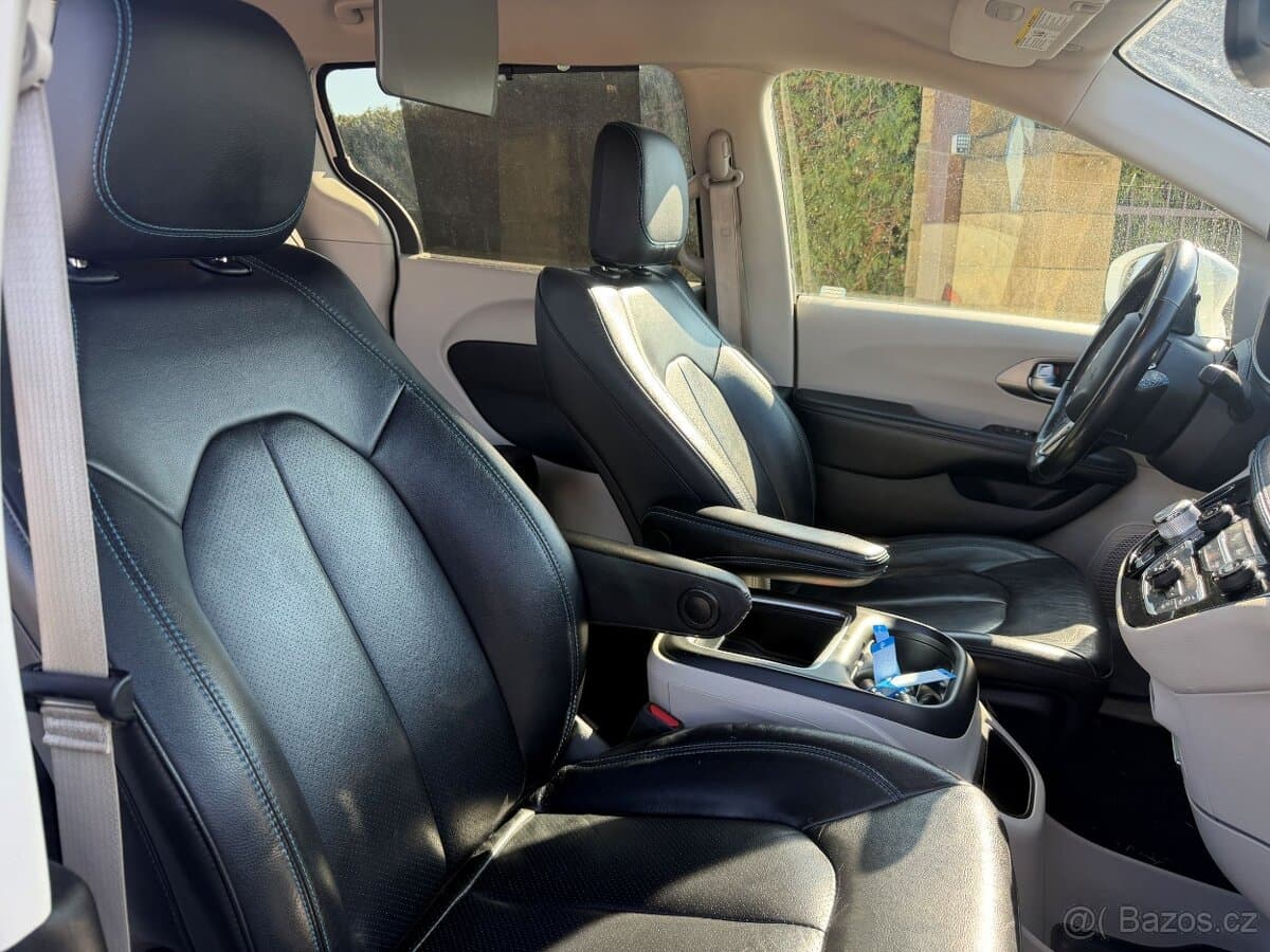 Chrysler PACIFICA - 12