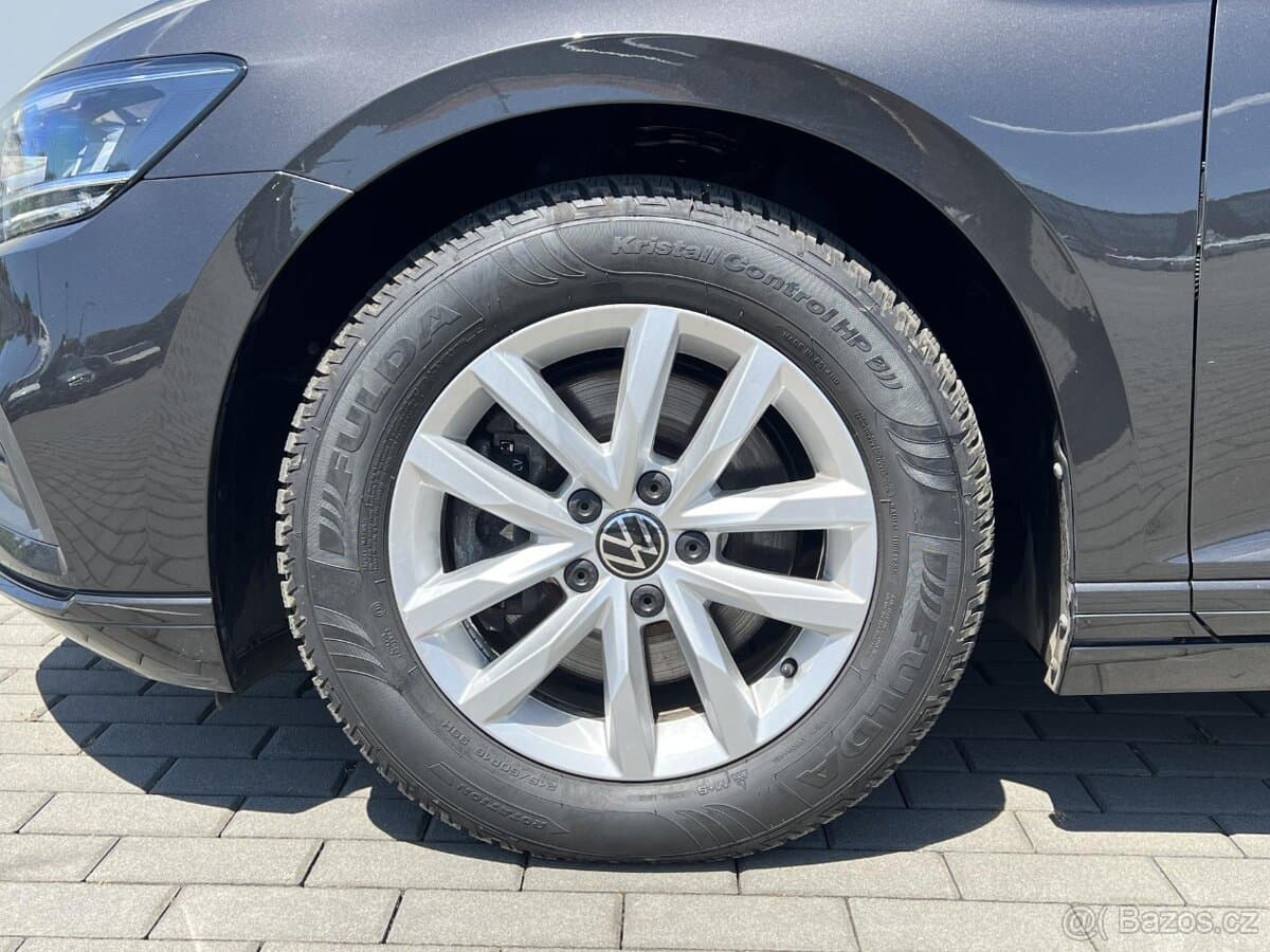 2024 Volkswagen PASSAT - 12