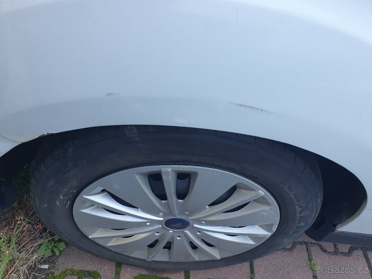 Ford FOCUS - 12