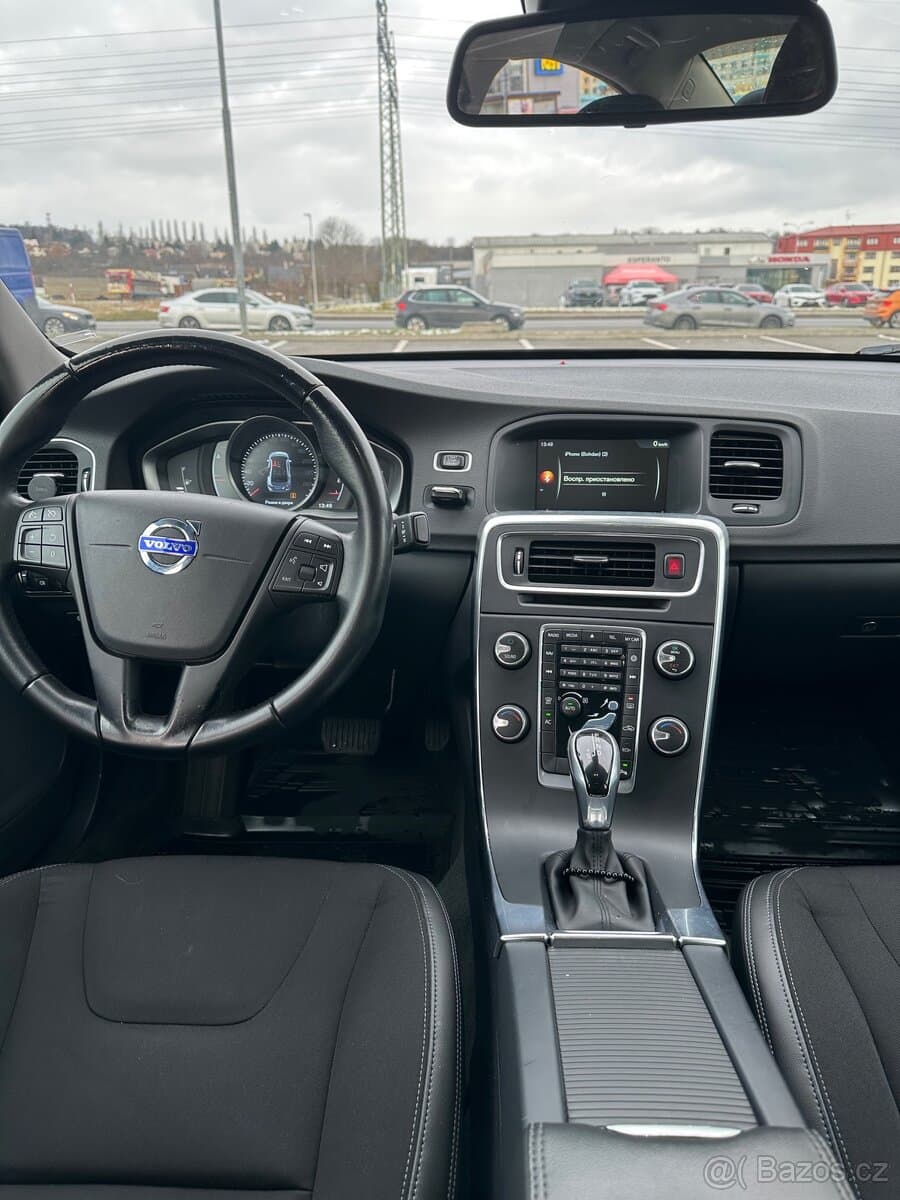 2016 Volvo S60 - 12