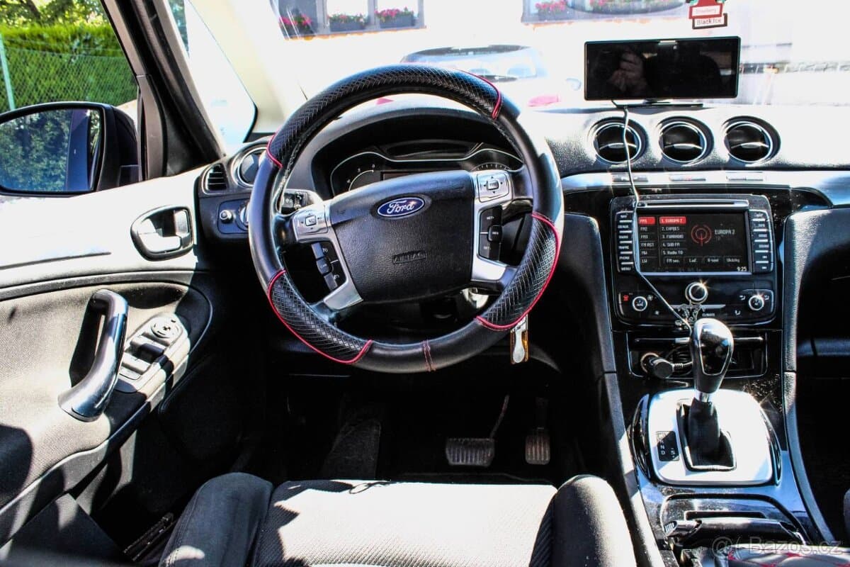 2011 Ford S-MAX - 12