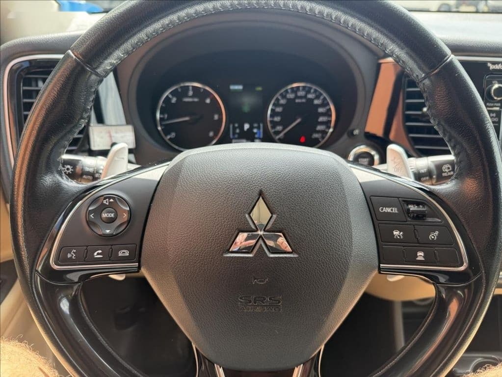 2016 Mitsubishi OUTLANDER - 12