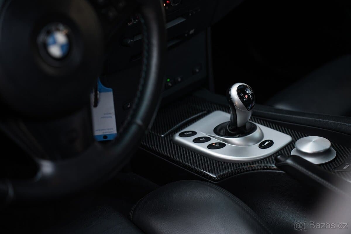 2005 BMW M5 - 12