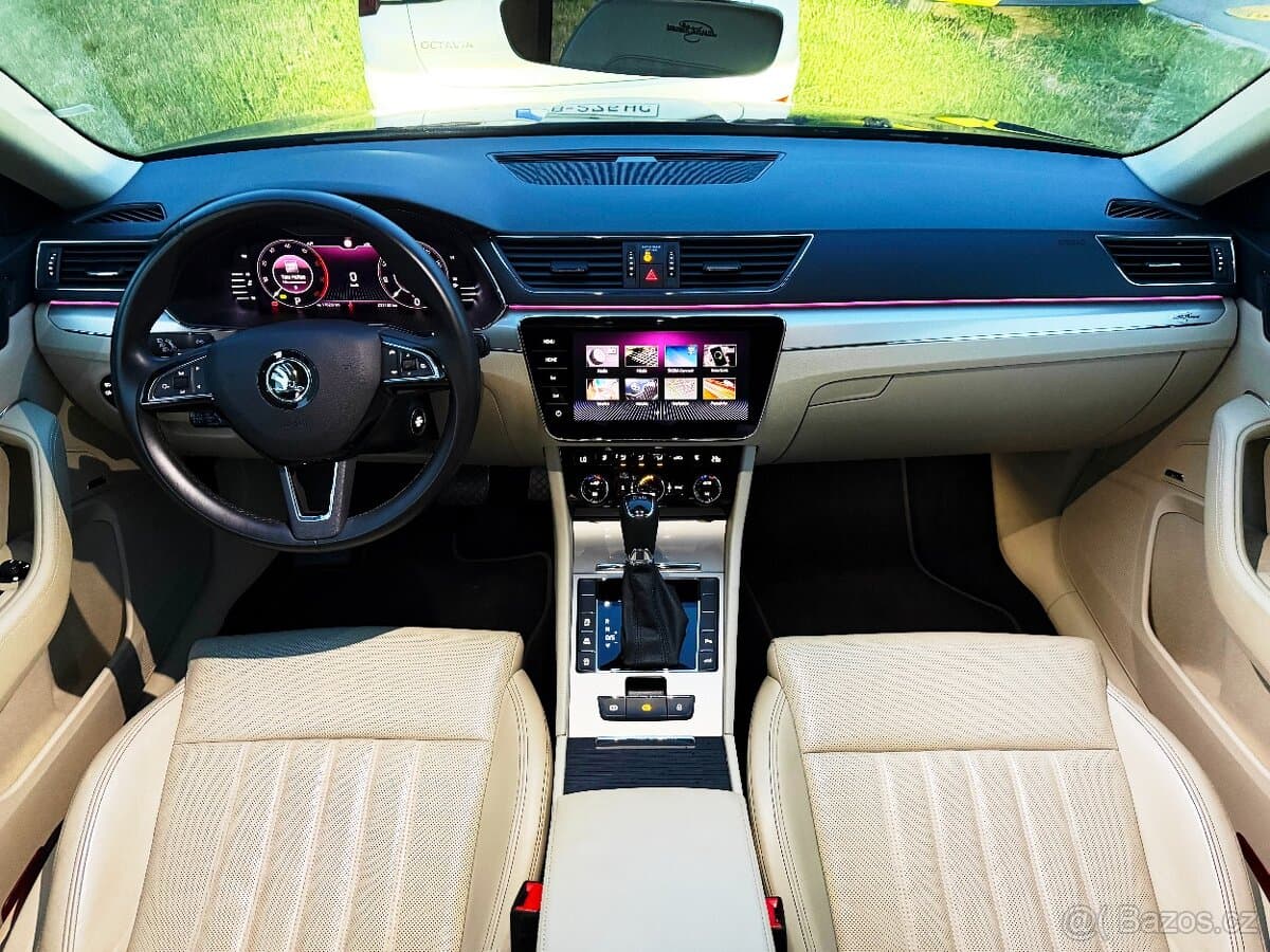 2019 Škoda SUPERB - 12