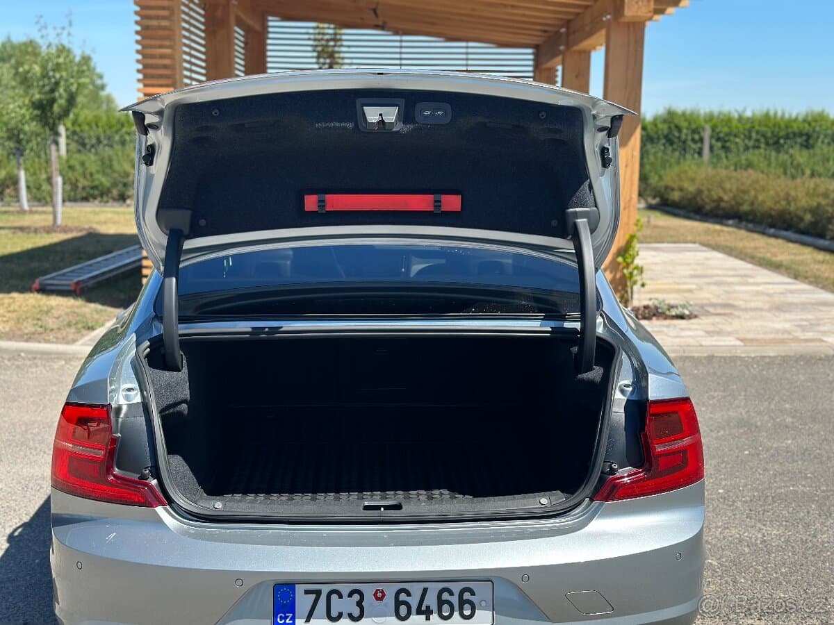 2017 Volvo S90 - 12
