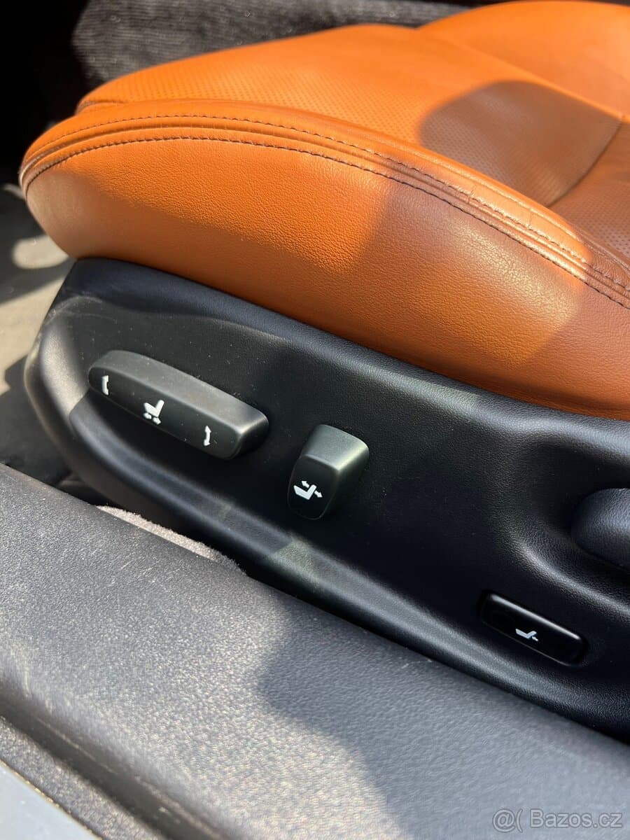 2010 Lexus IS - 12