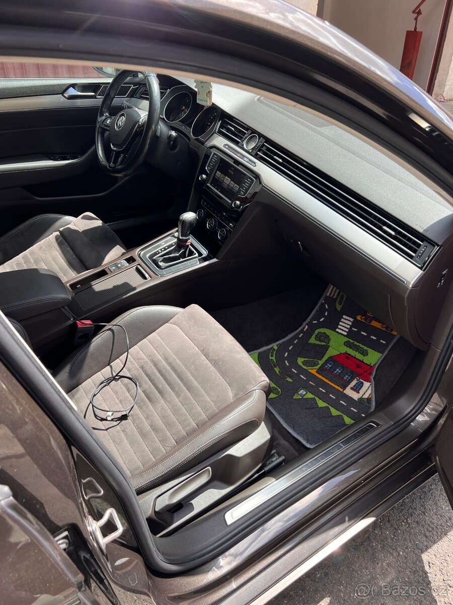 2015 Volkswagen PASSAT - 12