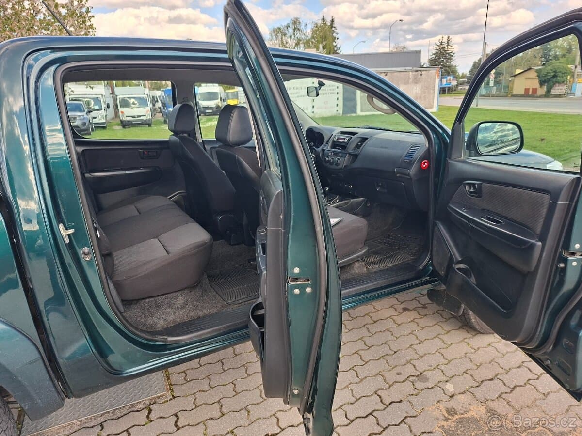 2015 Toyota HILUX - 12
