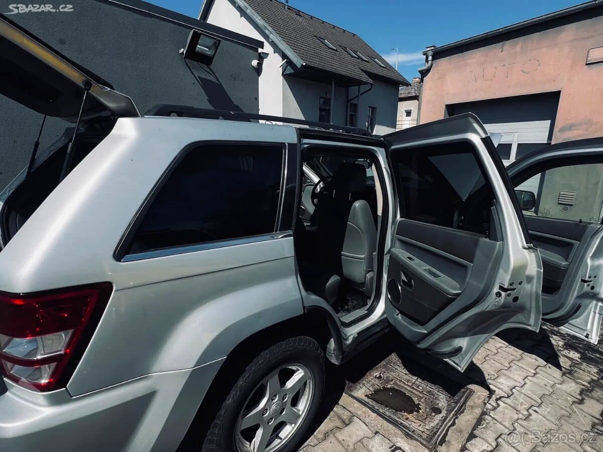 2007 Jeep CHEROKEE - 12