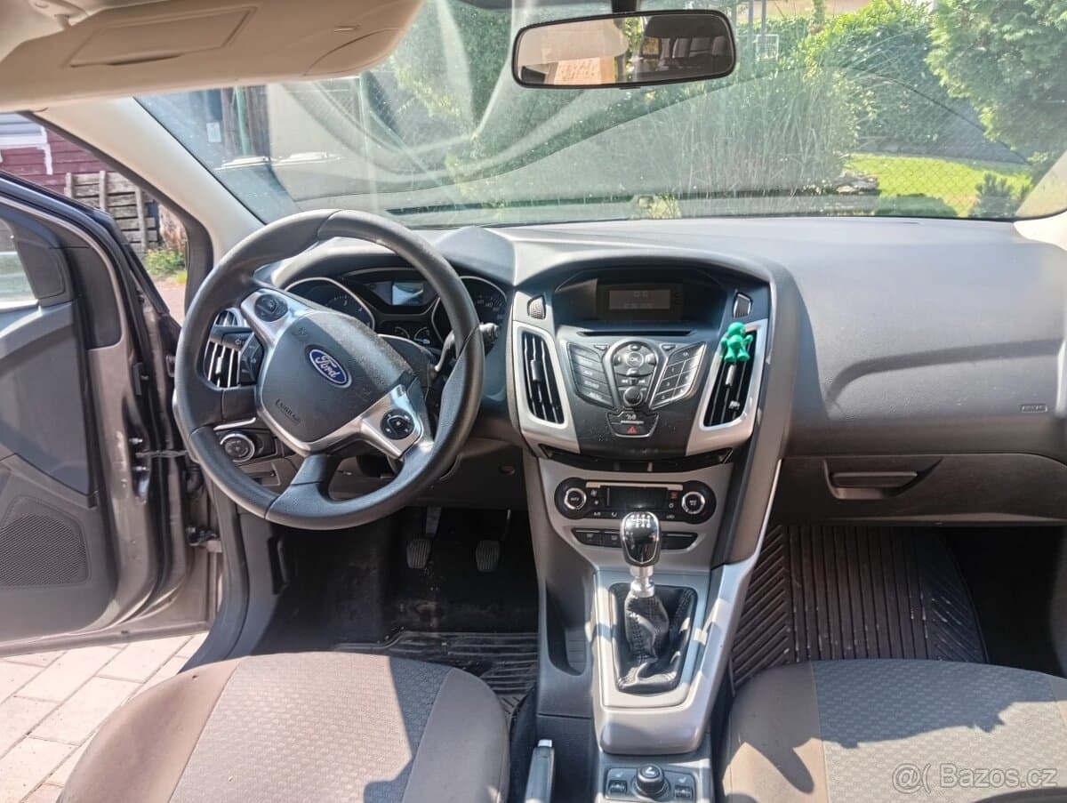 Ford FOCUS - 12