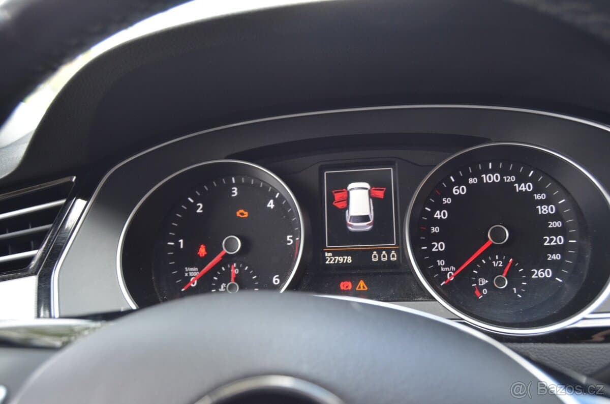 2015 Volkswagen PASSAT - 12