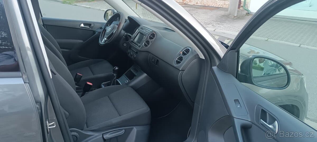 2015 Volkswagen TIGUAN - 12