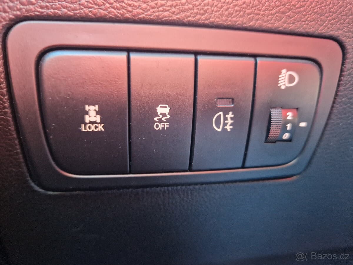 2011 SsangYong KORANDO - 12
