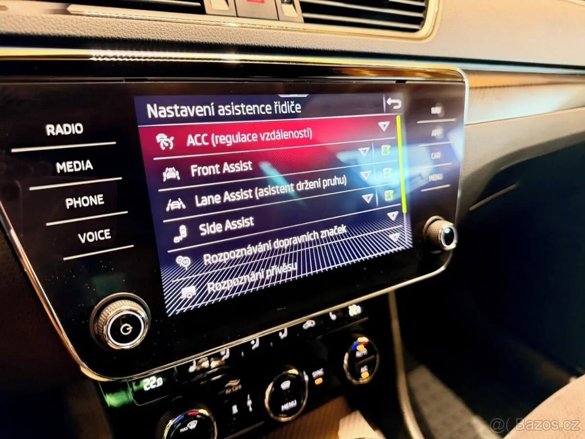 2020 Škoda SUPERB - 12