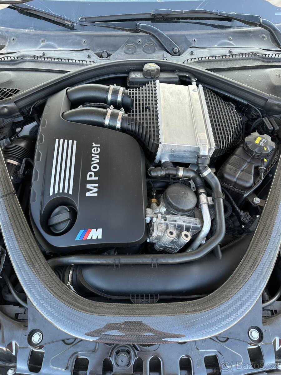 2016 BMW M4 - 12
