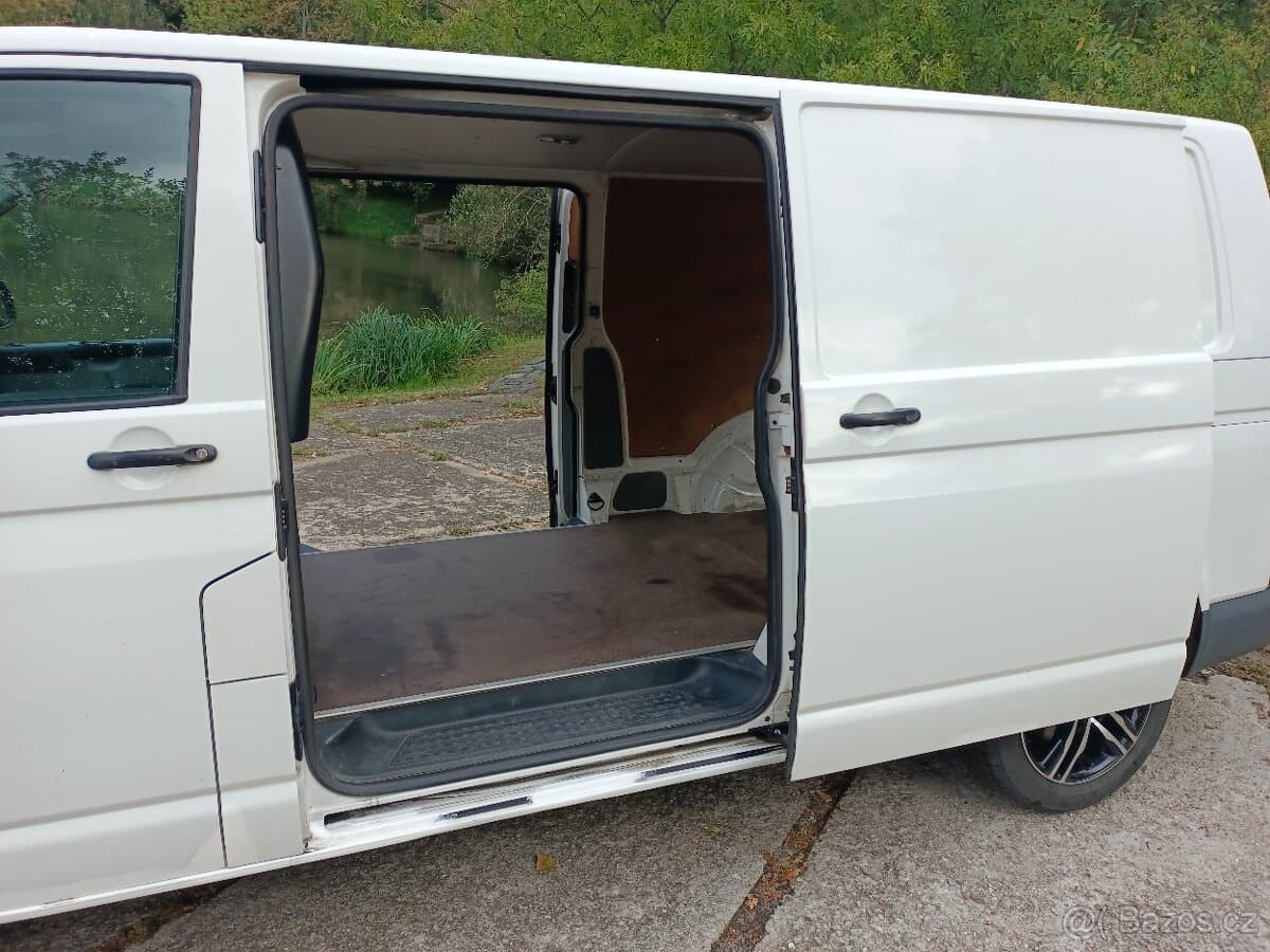 2011 Volkswagen TRANSPORTER - 12