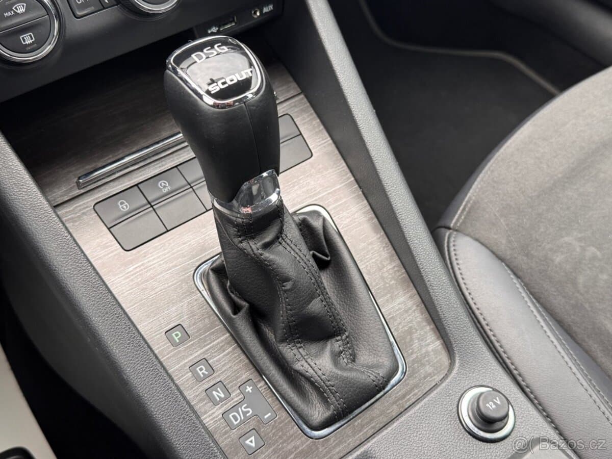 2015 Škoda OCTAVIA - 12