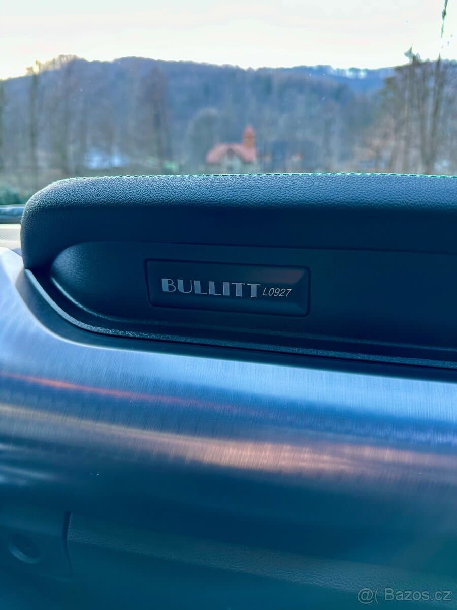 2020 Ford MUSTANG - 12
