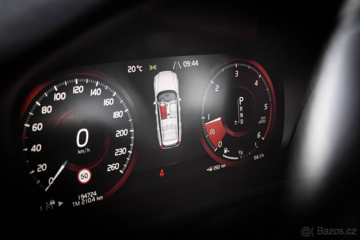 2018 Volvo V60 - 12