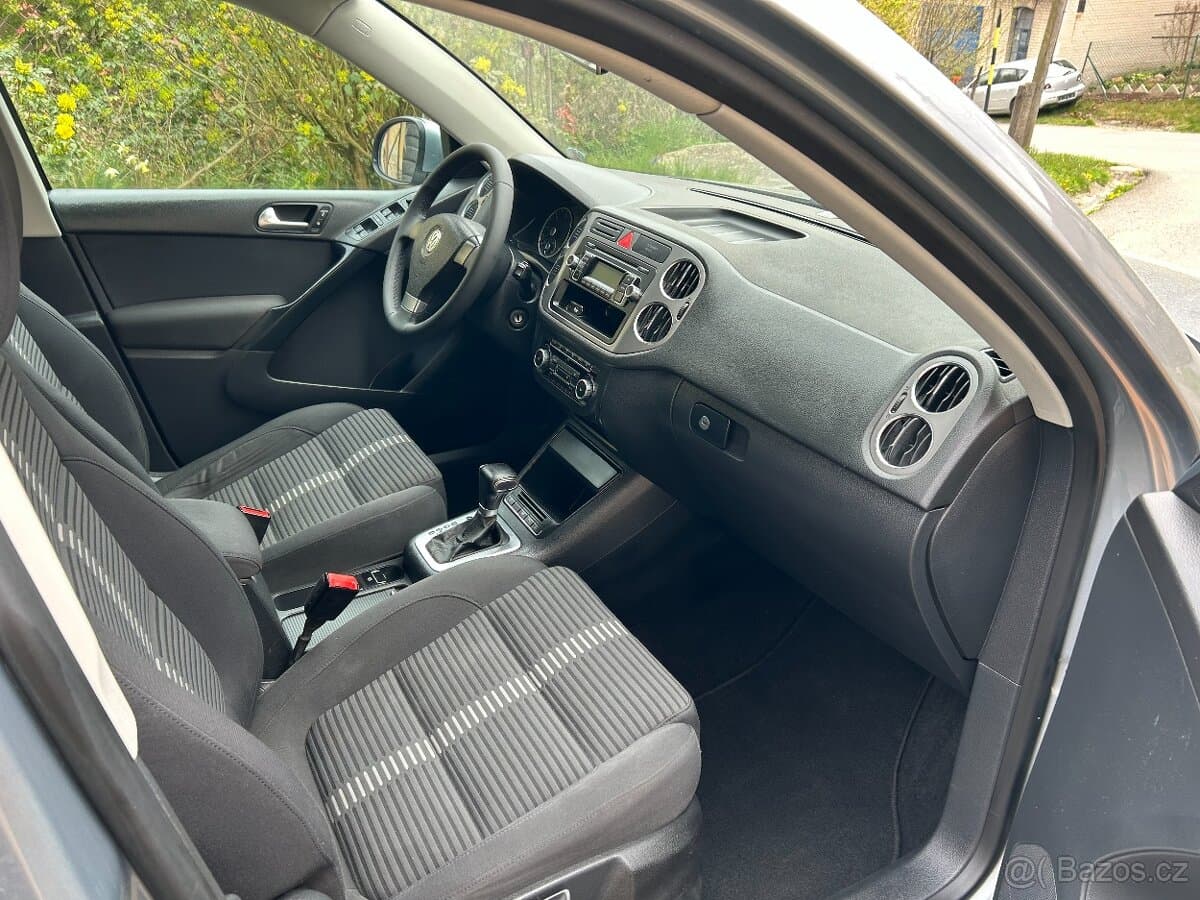 2010 Volkswagen TIGUAN - 12