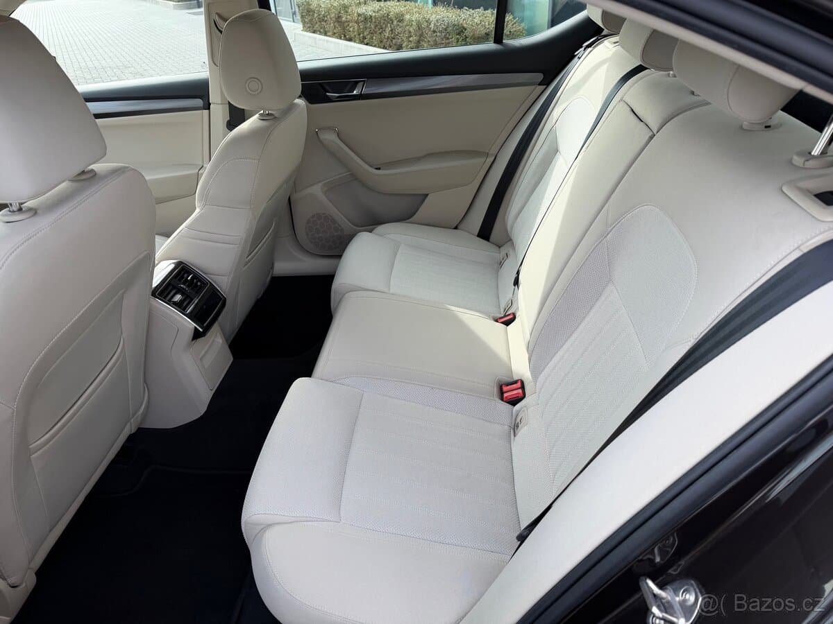 2020 Škoda SUPERB - 12