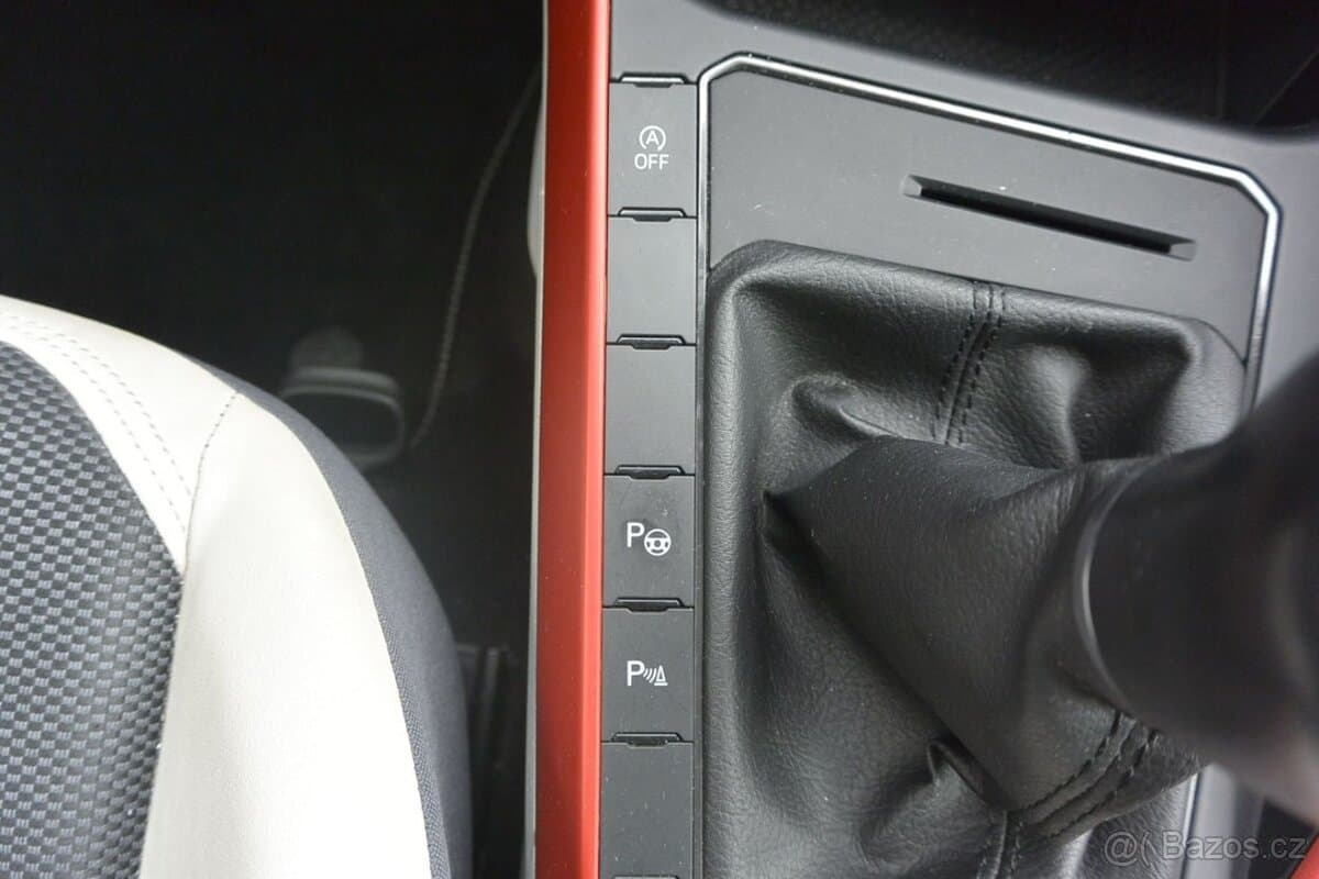 2017 Volkswagen POLO - 12