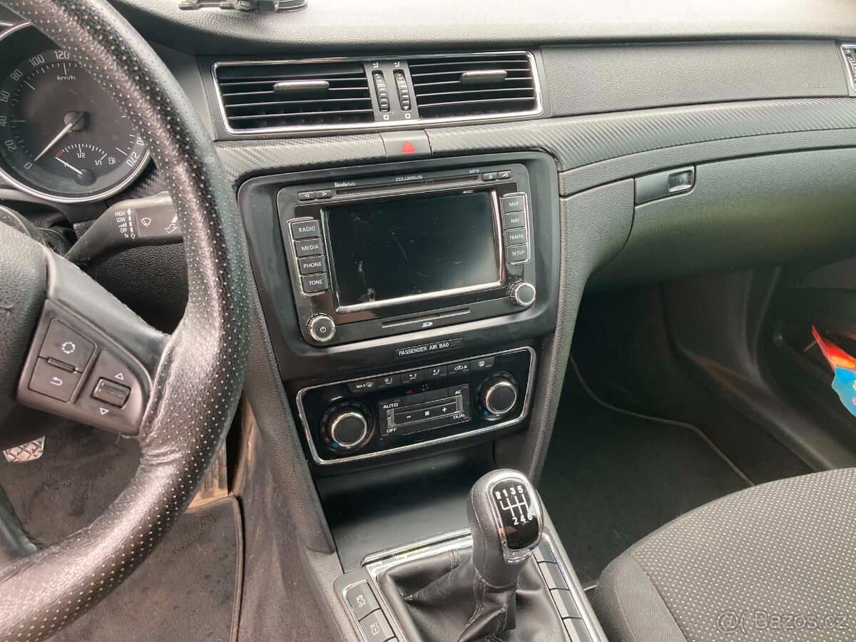 2010 Škoda SUPERB - 12