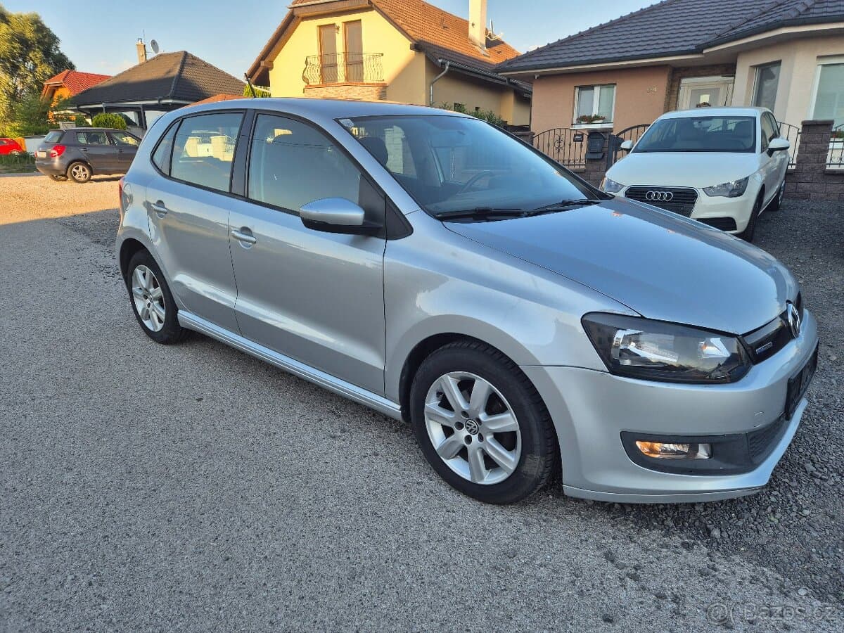 2011 Volkswagen POLO - 12