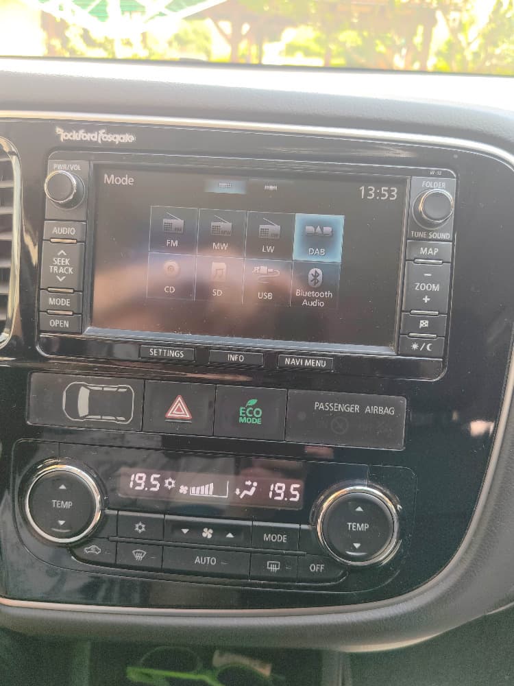 2014 Mitsubishi OUTLANDER - 12