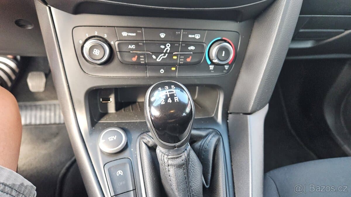 2015 Ford FOCUS - 12