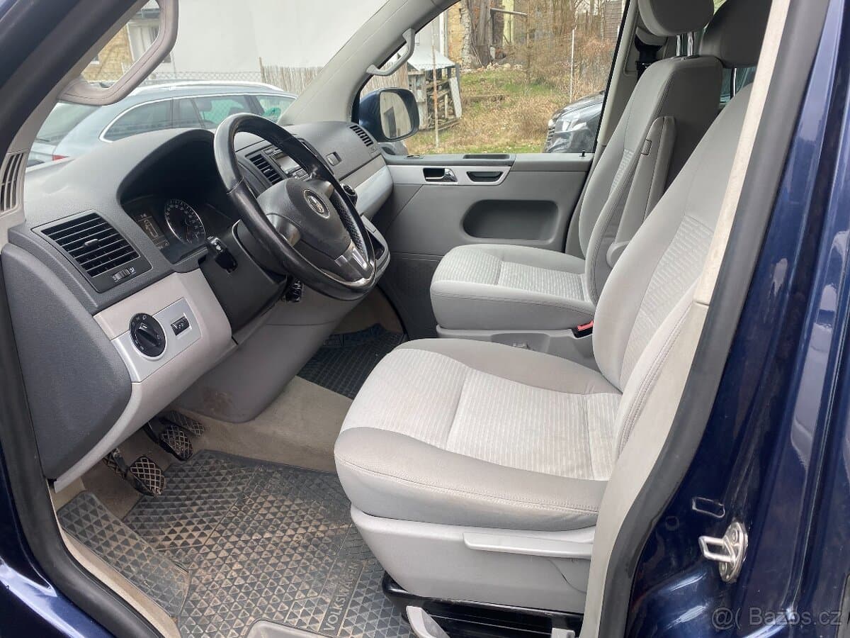 2010 Volkswagen MULTIVAN - 12
