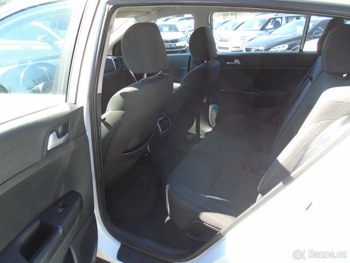 2017 Kia SPORTAGE - 12
