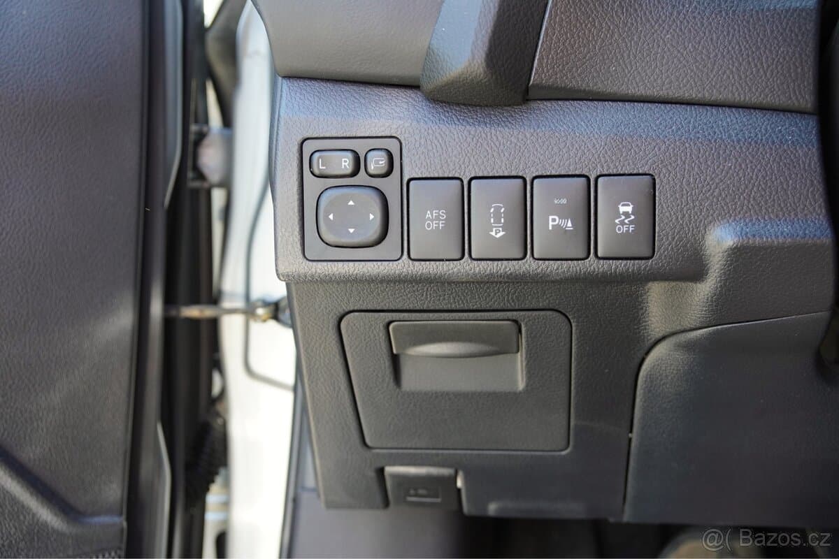 2014 Toyota AURIS - 12