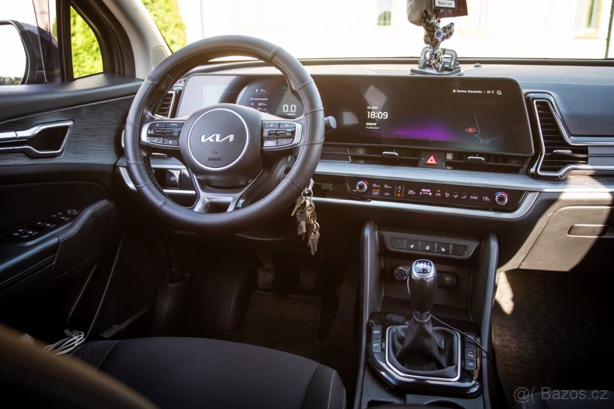 2022 Kia SPORTAGE - 12