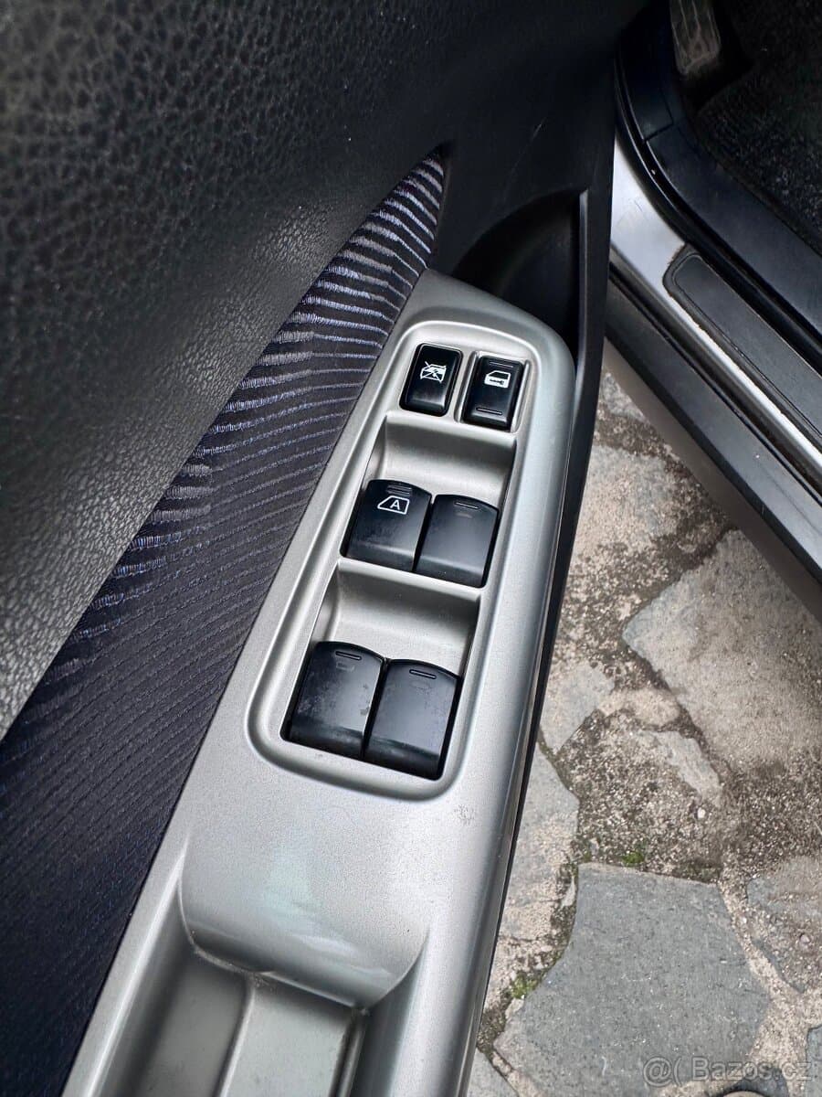 2009 Subaru FORESTER - 12